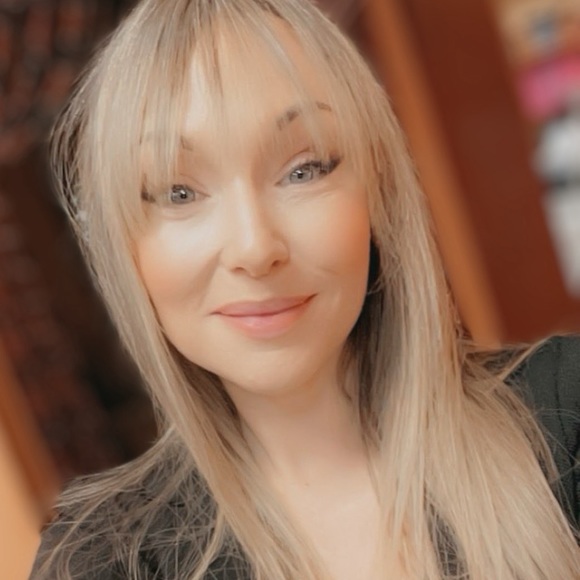 hollymitchel727